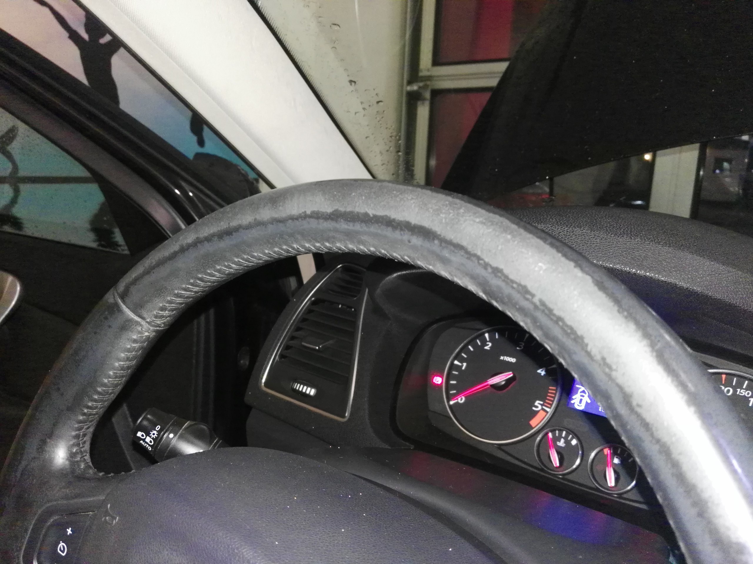 Пригнанный Renault Laguna с небольшим пробегом.